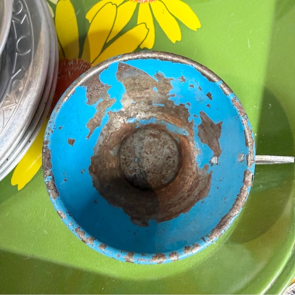 70s Metal Play Dishes - Picture 6 of 10